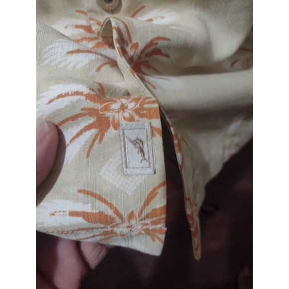 Tommy Bahama “Welcome To The Island” Embroidered Silk Camp Shirt Size XL Yellow - Picture 2 of 12